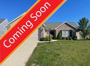 8928 Strathmore Ln, Fort Wayne, IN 46818