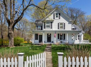 26 Oak Hill Rd, Southborough, MA 01772