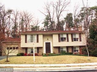 107 Applegate Dr, Sterling, VA 20164