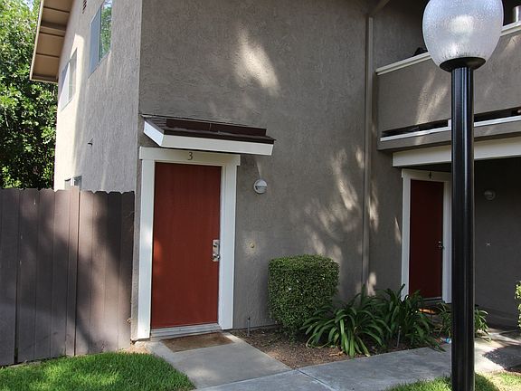 3rd image of 3073 Gladstone St APT 3