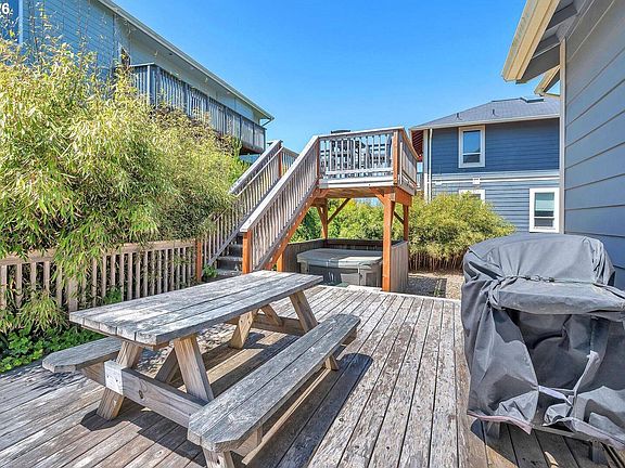 2nd image of 2583 SW Anemone Ave