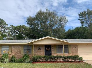 46 9th St, Shalimar, FL 32579