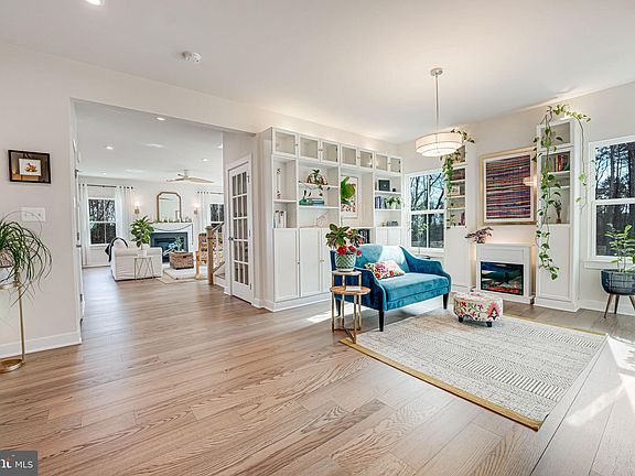 4th image of 11003 Shady Brook Ct