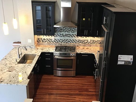 3rd image of 3754 Oakwood Dr