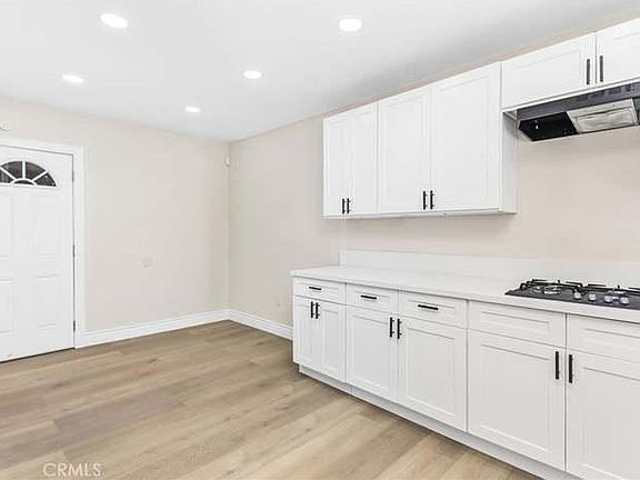 3rd image of 202 E 18th St #B