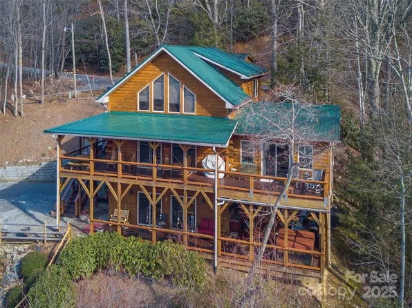 1338 Forest Dr, Maggie Valley, NC 28751