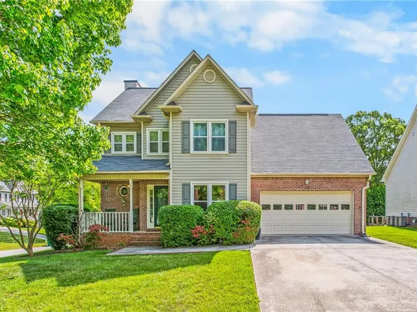 105 Spring Park Ct, Clemmons, NC 27012