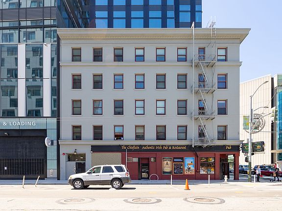 2nd image of 906 Howard St #302