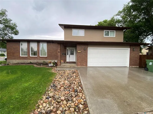 5 Marquis CRESCENT N, Yorkton, SK S3N 3L5