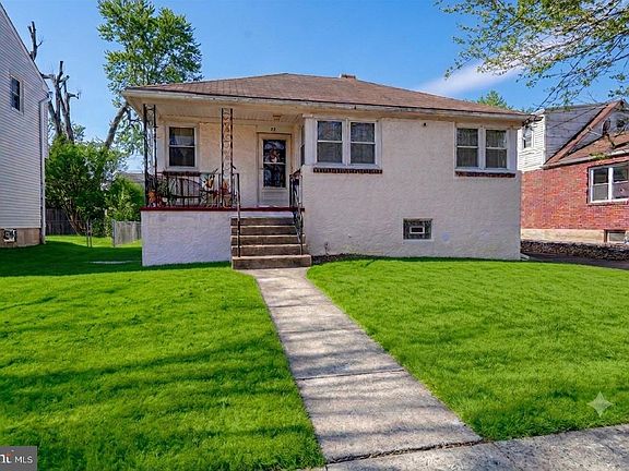 2nd image of 32 Bonsall Ave