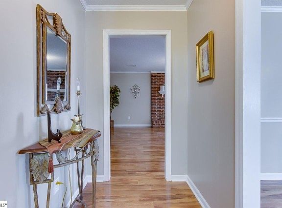 3rd image of 110 Elaine Dr