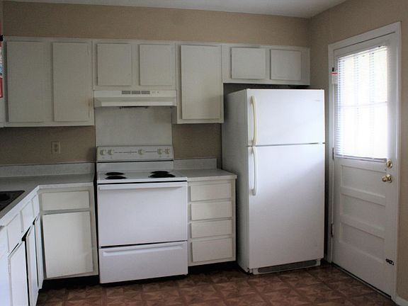 5th image of 3636 Spottswood Ave APT 14