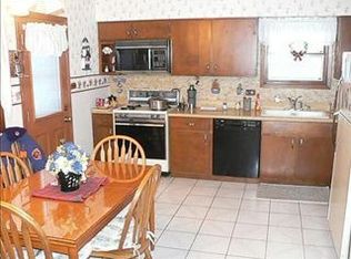 78 S Lodge Ln, Lombard, IL 60148