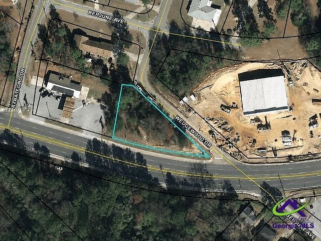 1st image of 2940 Shurling Dr