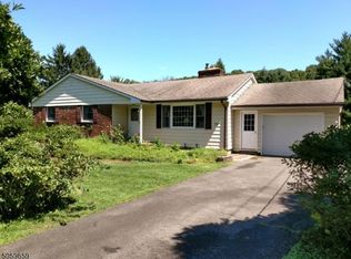 79 Quakertown Rd, Pittstown, NJ 08867
