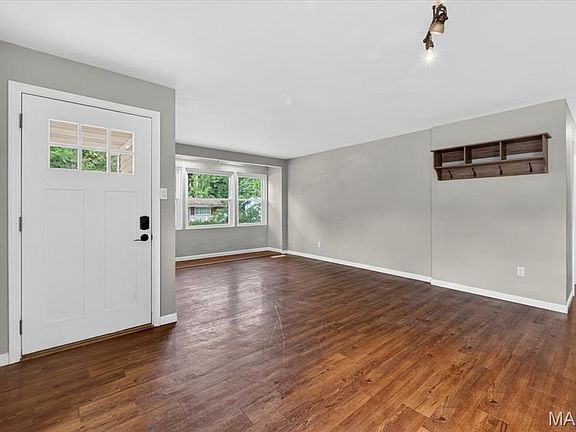 4th image of 9954 Clearwater Dr