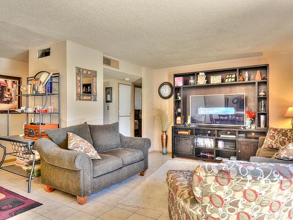 5th image of 500 Caminito Ave
