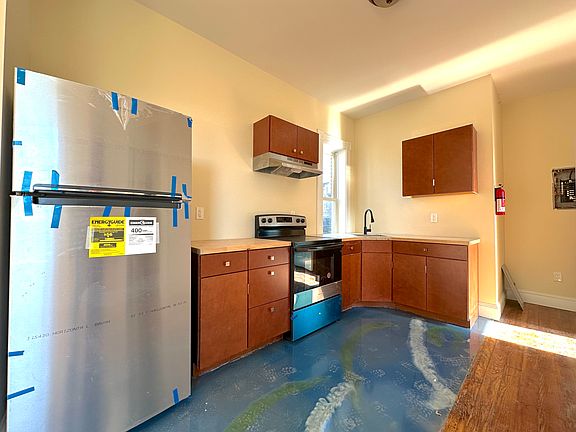 3rd image of 31 Dubois St #6