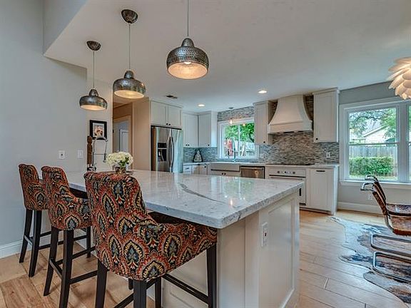4th image of 11921 Brookwood Cir