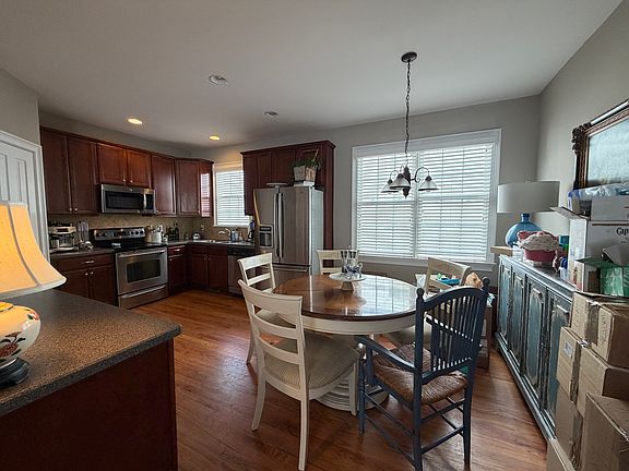 Kitchen and Breakfast area
