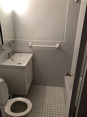 3rd image of 400 E 55th St APT 4G