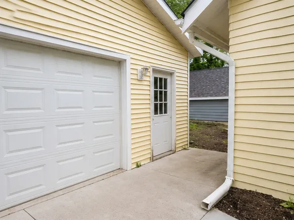 1120 W Maple St, Kalamazoo, MI 49008