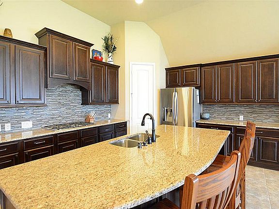 3rd image of 18610 Town Bluff Dr