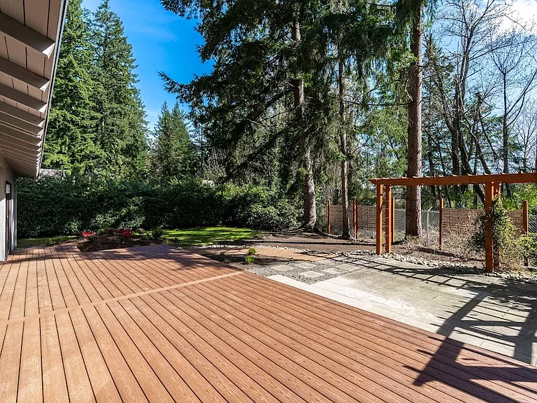 2213 Sahalee Dr W — Photo 22