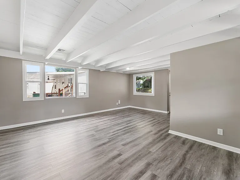 4842 Locust Ave — Photo 2