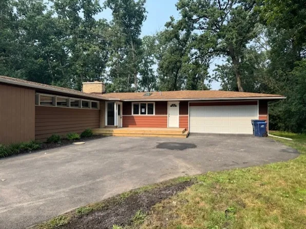 28450 N Shagbark Ln, Libertyville, IL 60048