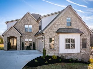 87 41st Ave NW, Hickory, NC 28601