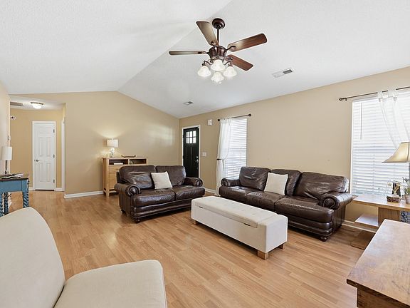 3rd image of 117 Edwards Ln.