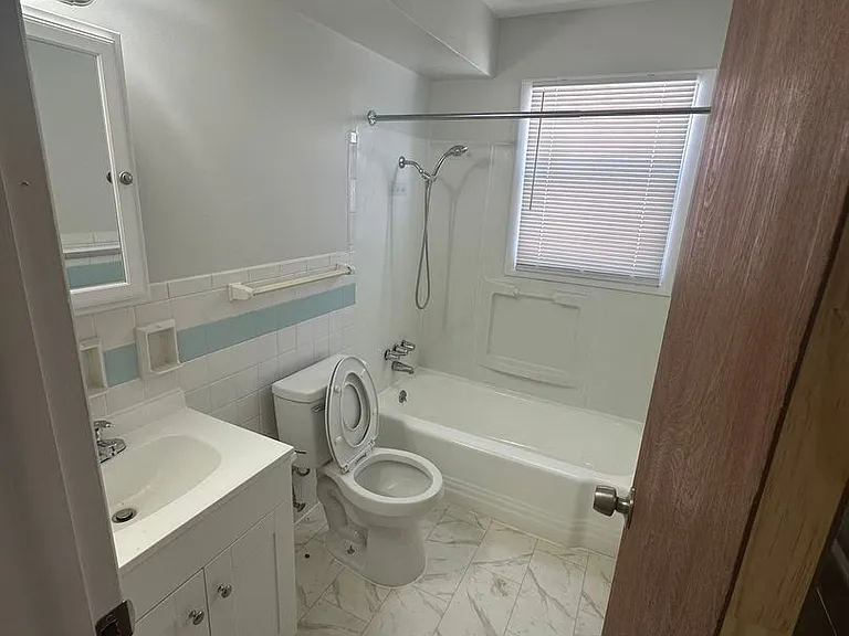 6037 W 25th St #1 — Photo 4
