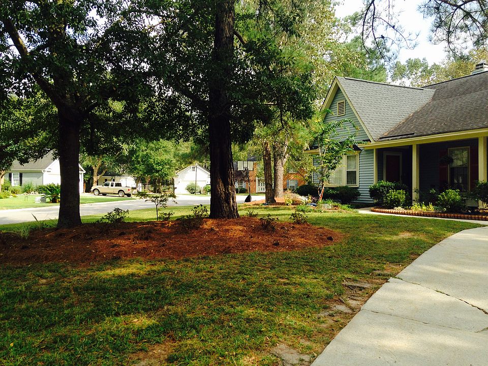 2nd image of 100 Saint Awdry St