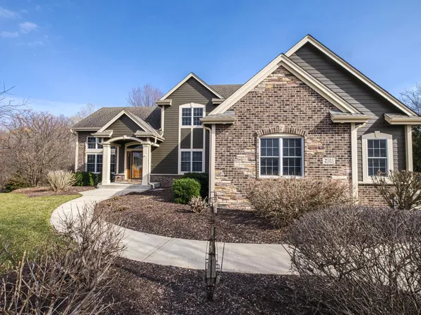 W243N2742 Creekside DRIVE, Pewaukee, WI 53072