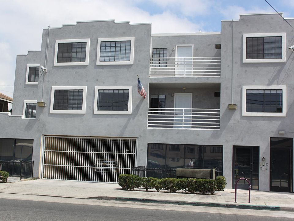 1st image of 1215 E 4th St #0