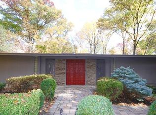 14 Halley Dr, Pomona, NY 10970