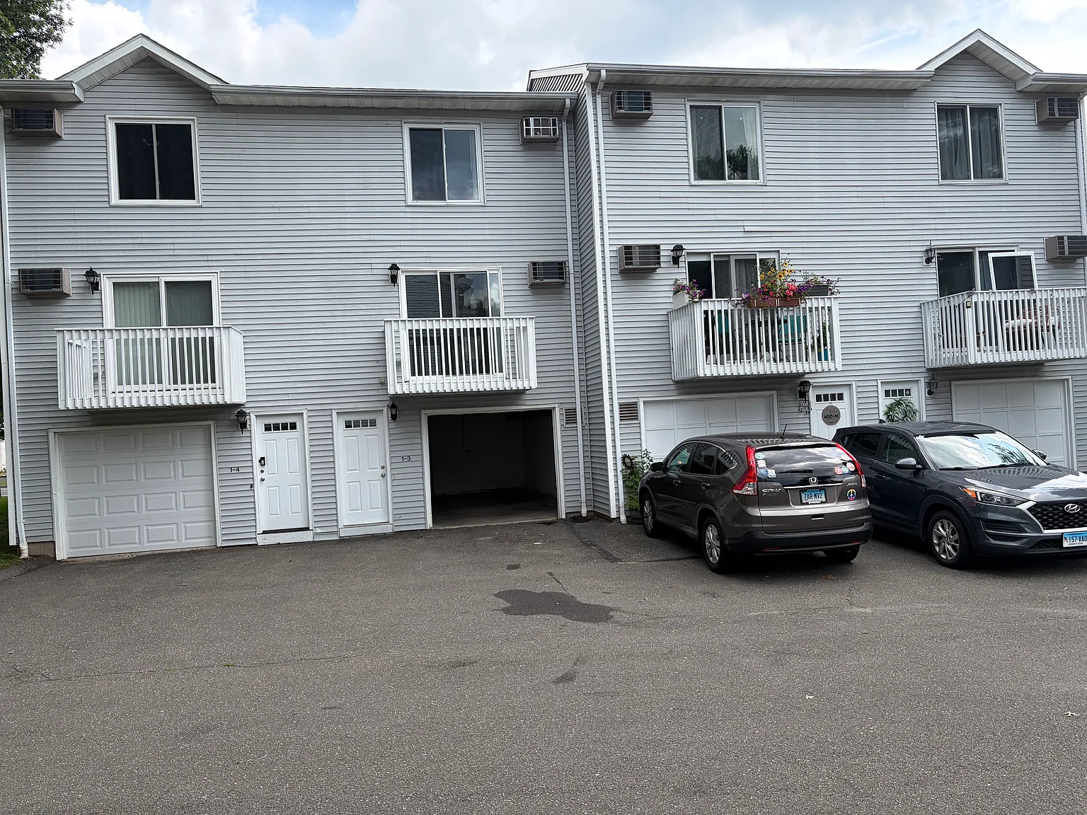 2 bed, 1.5 bath, 1024 sqft, $2,000 — Photo 2
