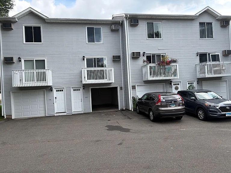 1001 Old Colony Rd #1-3 — Photo 2