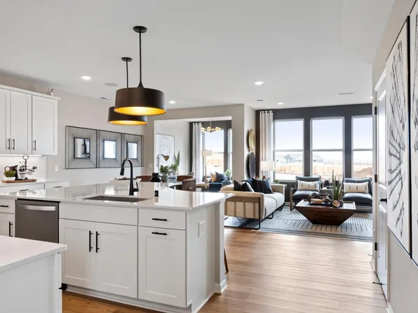 9525 4th St N, Lake Elmo, MN 55129