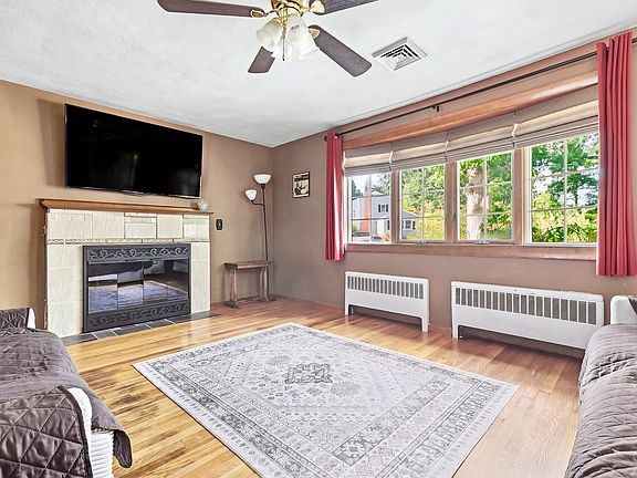 4th image of 148 Daly Drive Ext