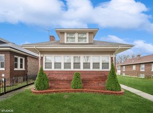 7945 S Oglesby Ave, Chicago, IL