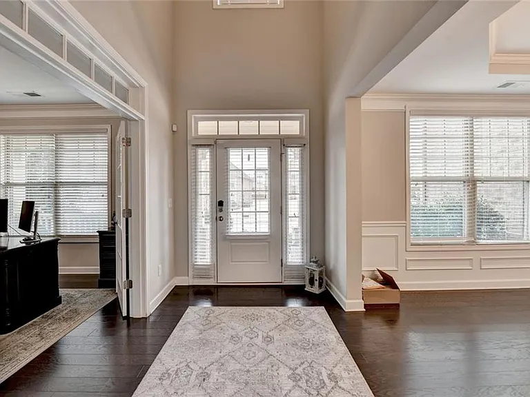 5525 Nesmith Ct — Photo 2