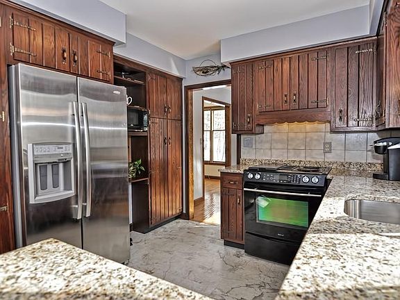 3rd image of 306 Eliot St