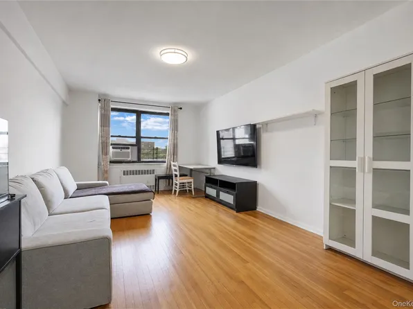 25-40 Union Street #4E, Flushing, NY 11354