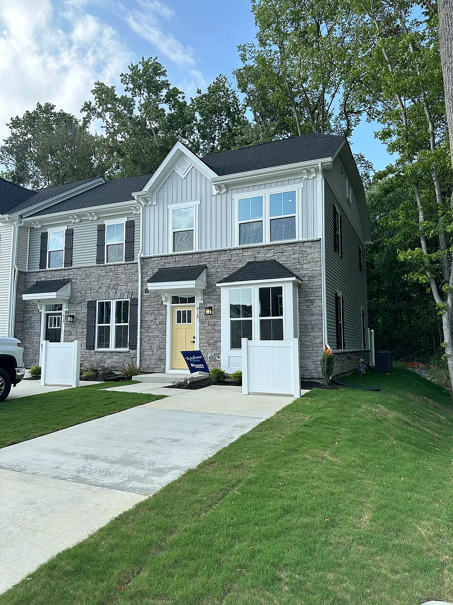 Building Photo - 418 Big Woods Dr