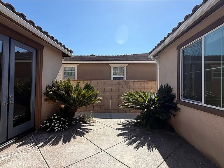 9549 Seasons Dr — Photo 17