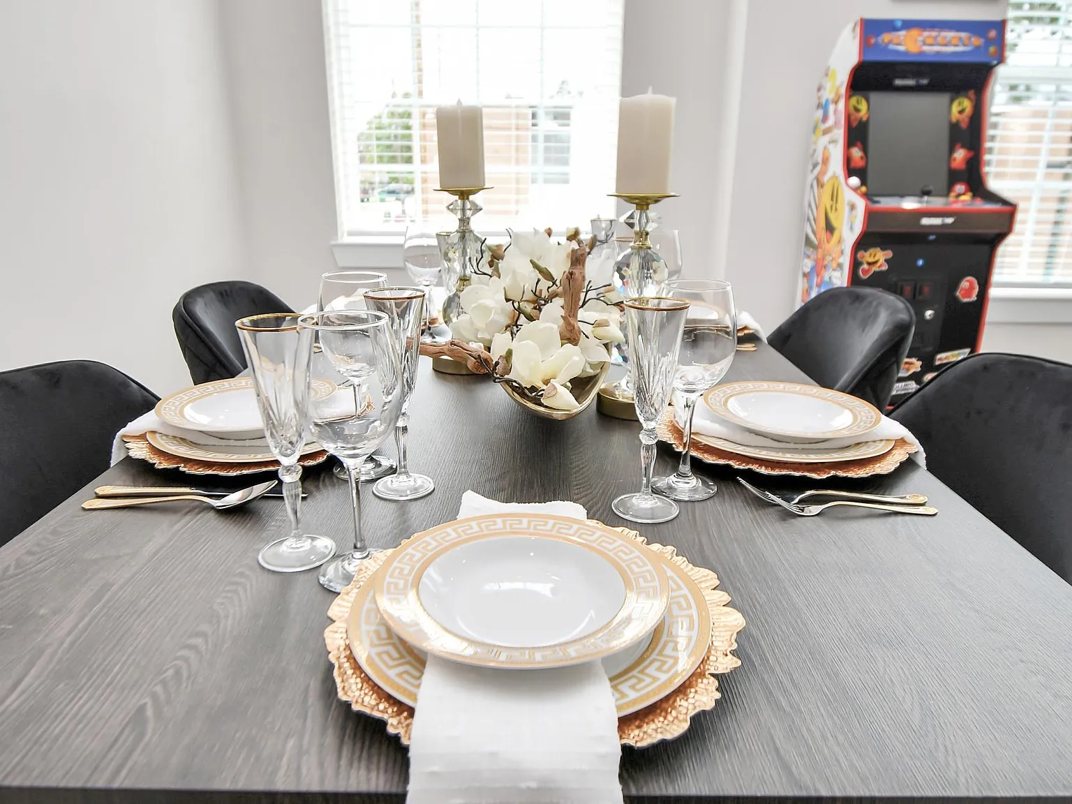 3 bed, 2.5 bath, 1934 sqft, $3,500 — Photo 4