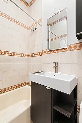 Rented by NextStopNY | media 7