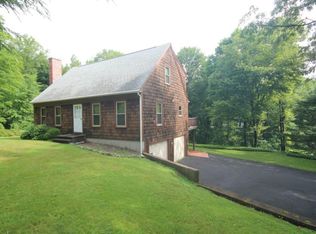 40 Woodfield Dr, Middlebury, CT 06762